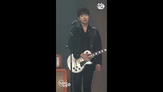 [MPD직캠] 데이식스 성진 직캠 &#39;반드시 웃는다(I Smile)&#39; (DAY6 Seong Jin FanCam) | @MCOUNTDOWN_2017.6.8