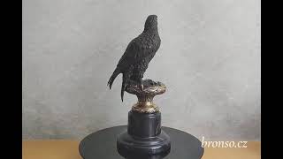 Orel na mramorovém podstavci – signovaný bronz A. Thorburn, francouzská sběratelská socha