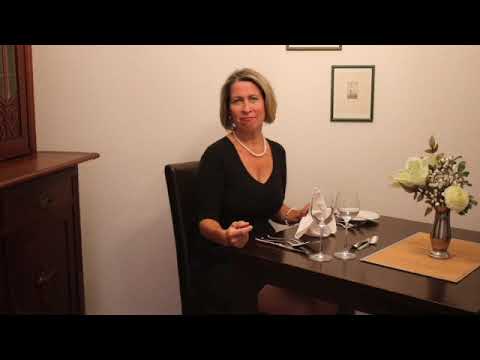 Servietten richtig benutzen -  Gutes Benehmen