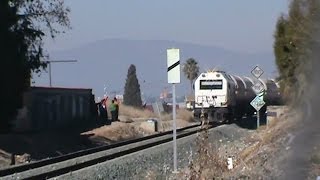 preview picture of video '333.3 renfe mercancias + butano Albolote - San Roque'