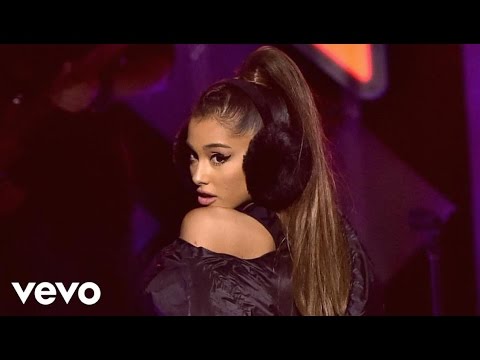 download lagu mp3 mp4 Ariana Grande Christmas And Chill, download lagu Ariana Grande Christmas And Chill gratis, unduh video klip Ariana Grande Christmas And Chill