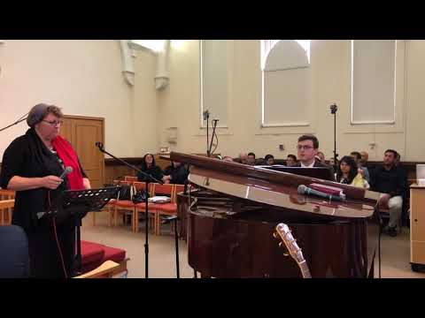 Eu cânt cântări cu dragoste de semeni