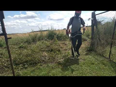 brush cutter STIHL FS 490 C-EM & 3 Blades  cutting weeds