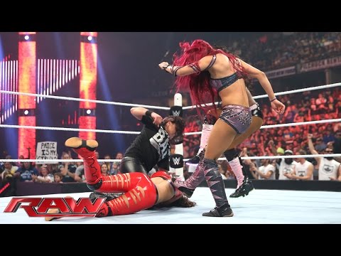 Team Bella vs. Team B.A.D.: Raw, Aug. 10, 2015