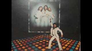 Download lagu bee gees - staying a liv(e dit) mp3 Download lagu bee gees - staying a liv(e dit) mp3