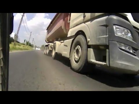 A sávfoglalás néha megoldás - Sometimes taking the lane is a solution