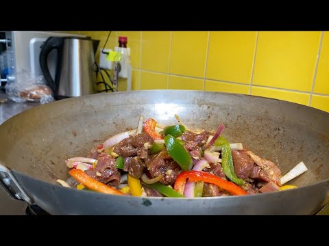 🇳🇦Namibian lamb stew with cabbage and funchi (potjiekos)