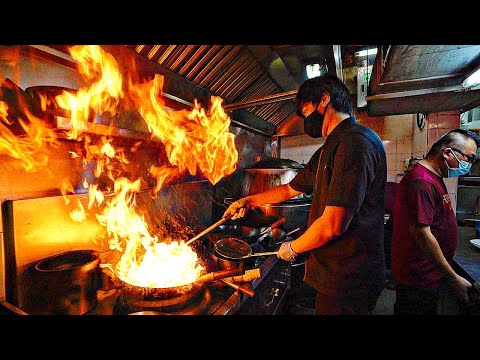 Singapore Street Food! BIG FIRE WOK Stir-Fry | SPICY MALA CHICKEN - Cantonese Chinese Hawker Food