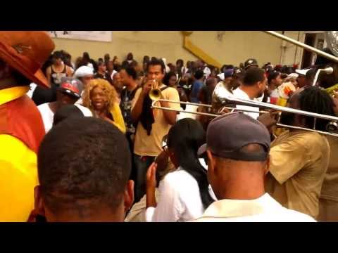 Hot 8 Brass Band at Original 4 2013 parade