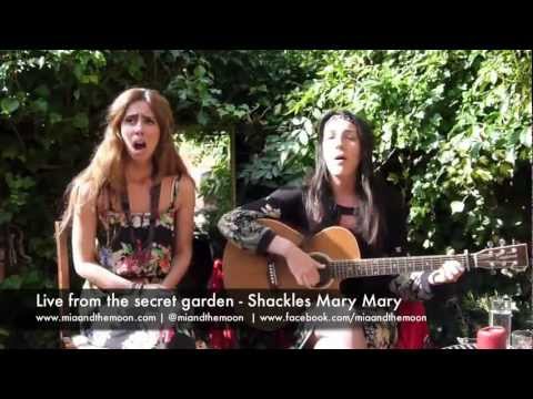 Shackles (Praise You) Mary Mary Acoustic Cover by Mia and the Moon