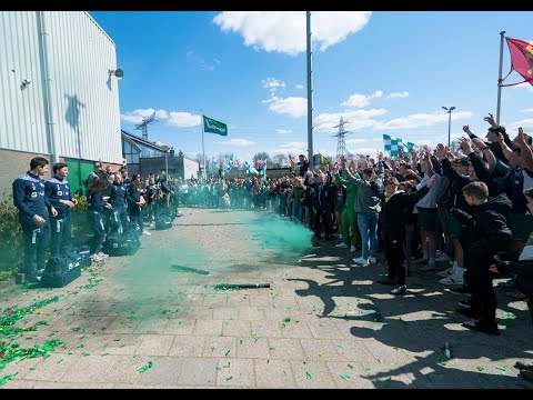 Supporters zwaaien PKC 1 uit naar de Ahoy finale 2021
