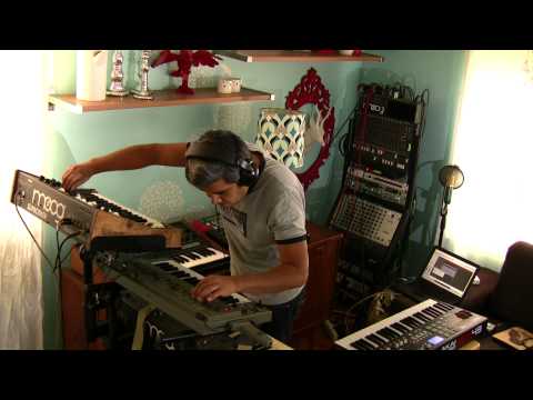 Greyhead - Bite - w/ Daft Punk's Thomas Bangalter analog synth session Moog SH101 TR808 303 Clone