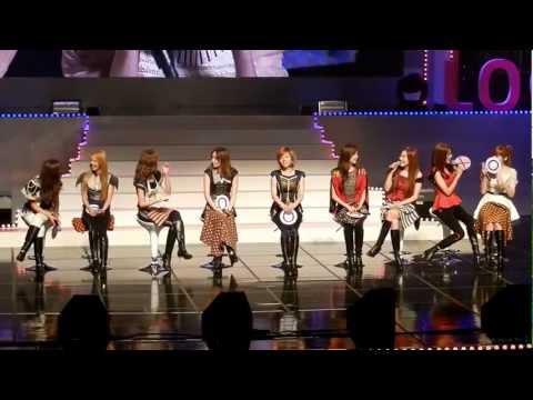 [HD Fancam] 120901 SNSD Tiffany: "Jessica's Busts" LOL