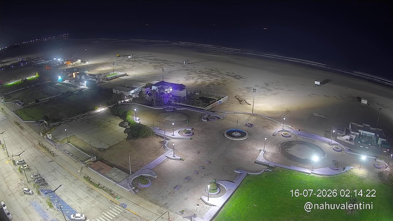 Live webcam view of Necochea Boardwalk Plaza