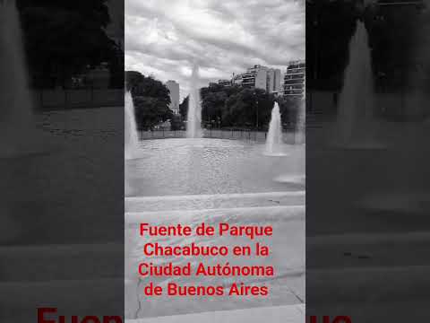 Hermosa Fuente de Parque Chacabuco en la Ciudad Autónoma de Buenos Aires Argentina #blancoynegro