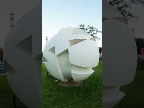 Escultura “La Sphère Opposée”: una joya del arte moderno en Resistencia Chaco #CulturaViva