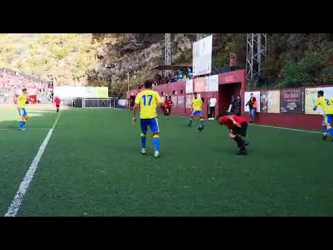 Jugada del partido entre el CD Mensajero Vs UD Las Palmas C.