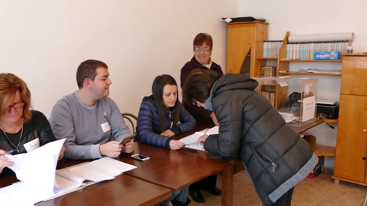 Избирателната активност в първомайска община е над средната за страната