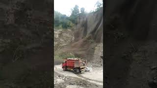 Download lagu tambang pasir Merapi longsor #shorts #excavator #merapi mp3