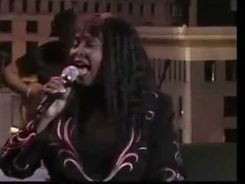THE CLEAN UP WOMAN  - BETTY WRIGHT