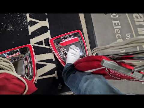 Sanitaire sc686 vs. Sanitaire Sc688