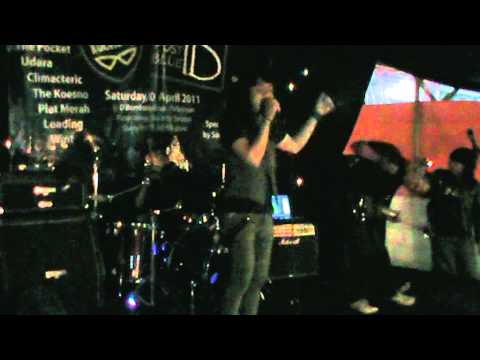 POST BLUE - depresi (live at We Care 2011).MPG