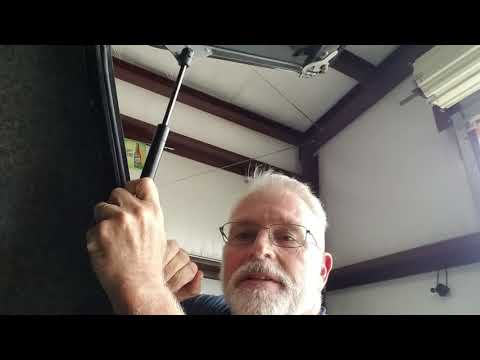 Leer Pickup Topper Strut Replacement