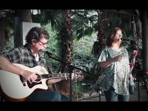 Born in a Dream @gravity blinks live performance by Rhonda Huete and Scotty Wig