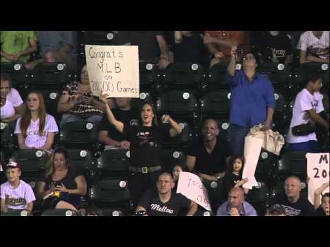 2011/09/24 Fans acknowledge 200K game