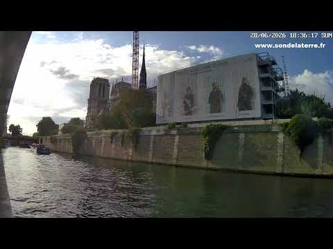 Live Webcam of the Seine River and Notre Dame live cam