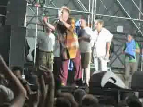 Sex Pistols- Bottles on the stage... the concert ended like this. Turin, Italy 11july2008