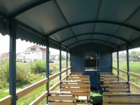 Mocanita - plecare din Raciu - satul si Crucea Eroilor - MVI_0361.avi