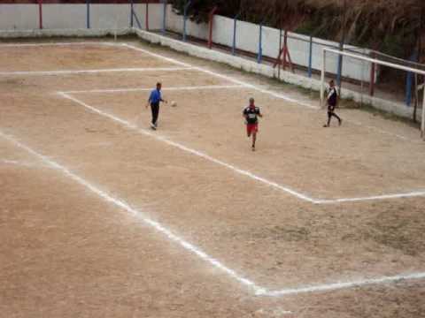 Portuguesinha da Vila Santa Isabel - Gol estilo futsal do atacante Marcelinho.MPG