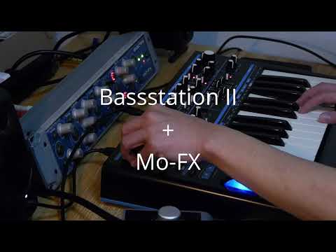 Bassstation II + Mo-FX Drone Play