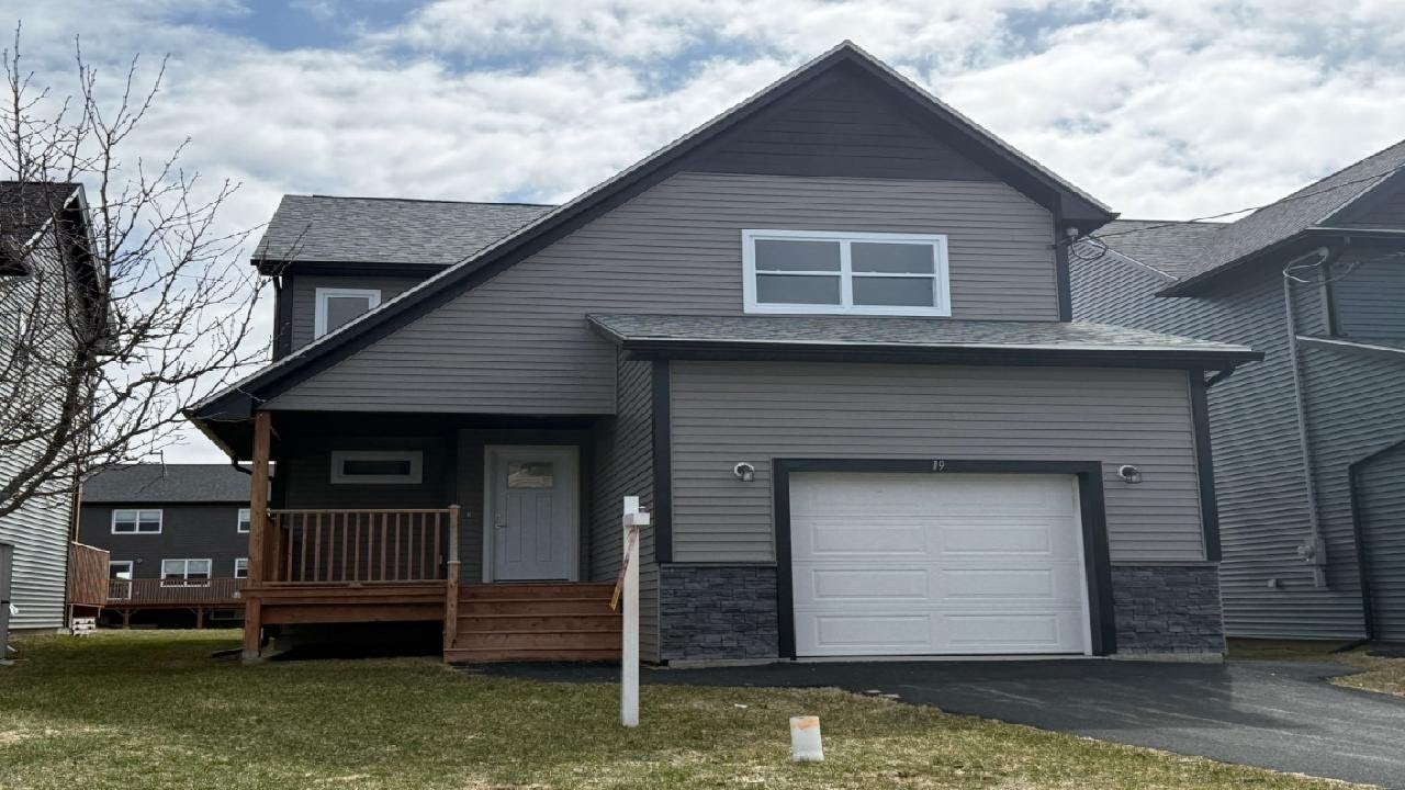 19 Brick Lane, Halifax, NS Presented by Assist 2 Sell, HomeWorks Realty.