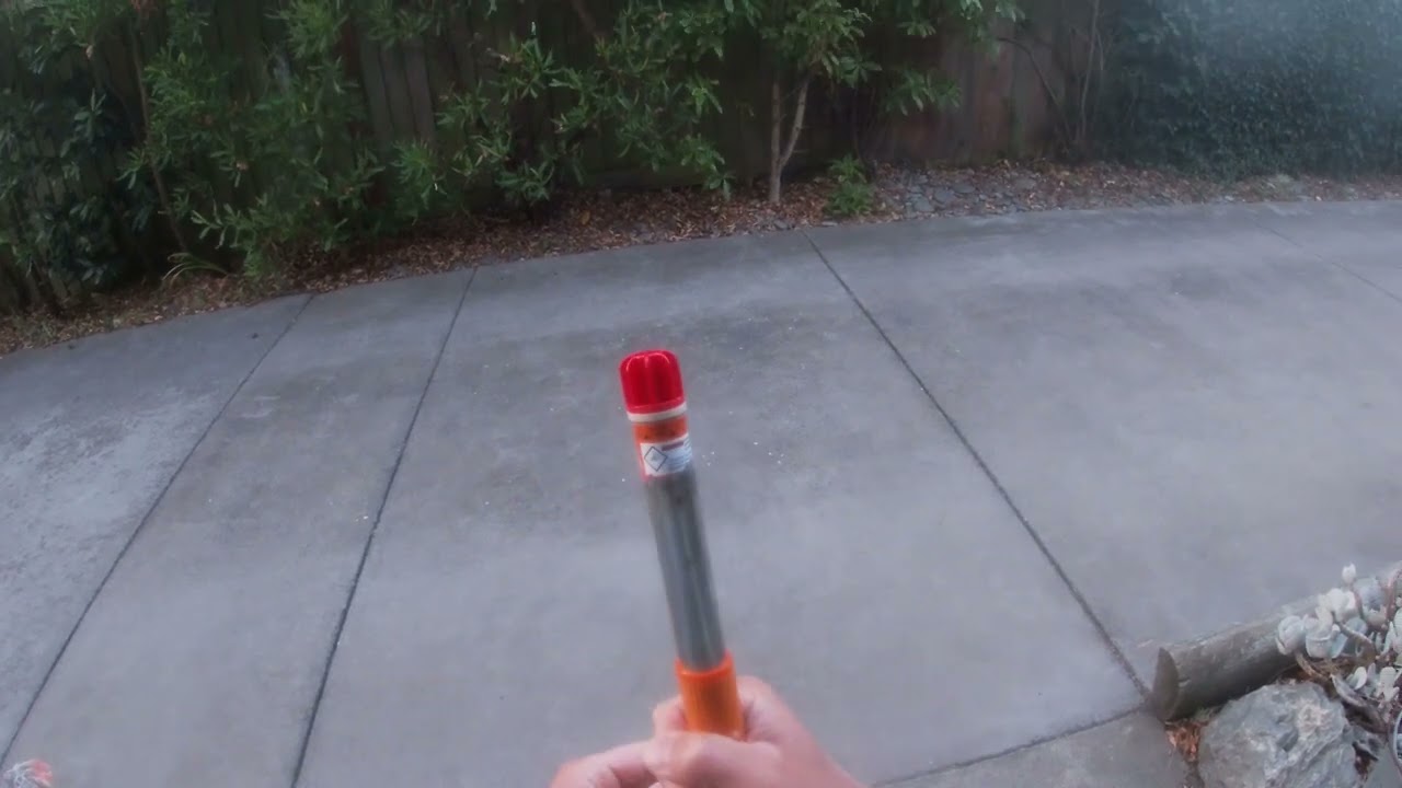 How to use a marine flare. This is the small flare that fit into life jackets easily.