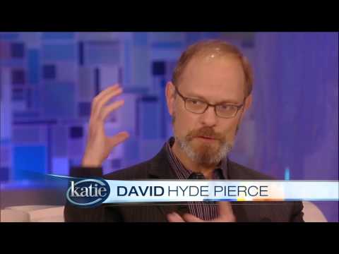 , title : 'David Hyde Pierce Reflects On The 20th Anniversary of "Frasier"'