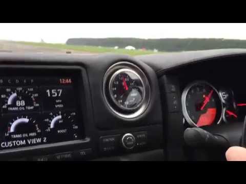 Nissan GTR 208mph Top Speed onboard @ VMAX 200