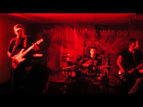 Azra Tribjut Krvava Meri - Tople usne žene