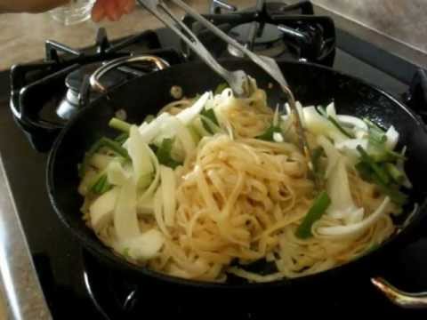 Stir Fried Rice Noodle with Sweet and Sour Fish Sauce (Ca Tew Cha)