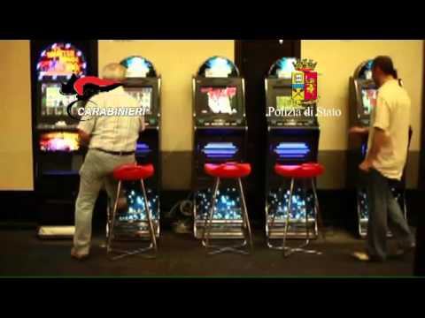 Slot machine imposte dalla Camorra  Operazione carabinieri e polizia