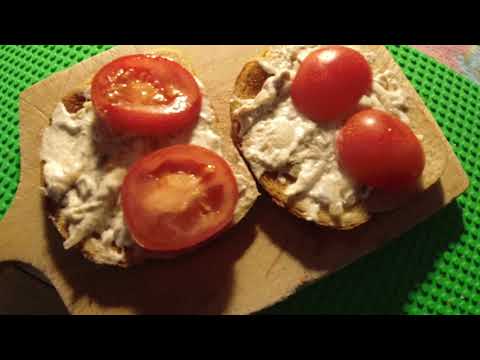 MongoTV_10707 - Min Aftensmad - Ristet TOASTBRØD Med HØNSESALAT og TOMAT