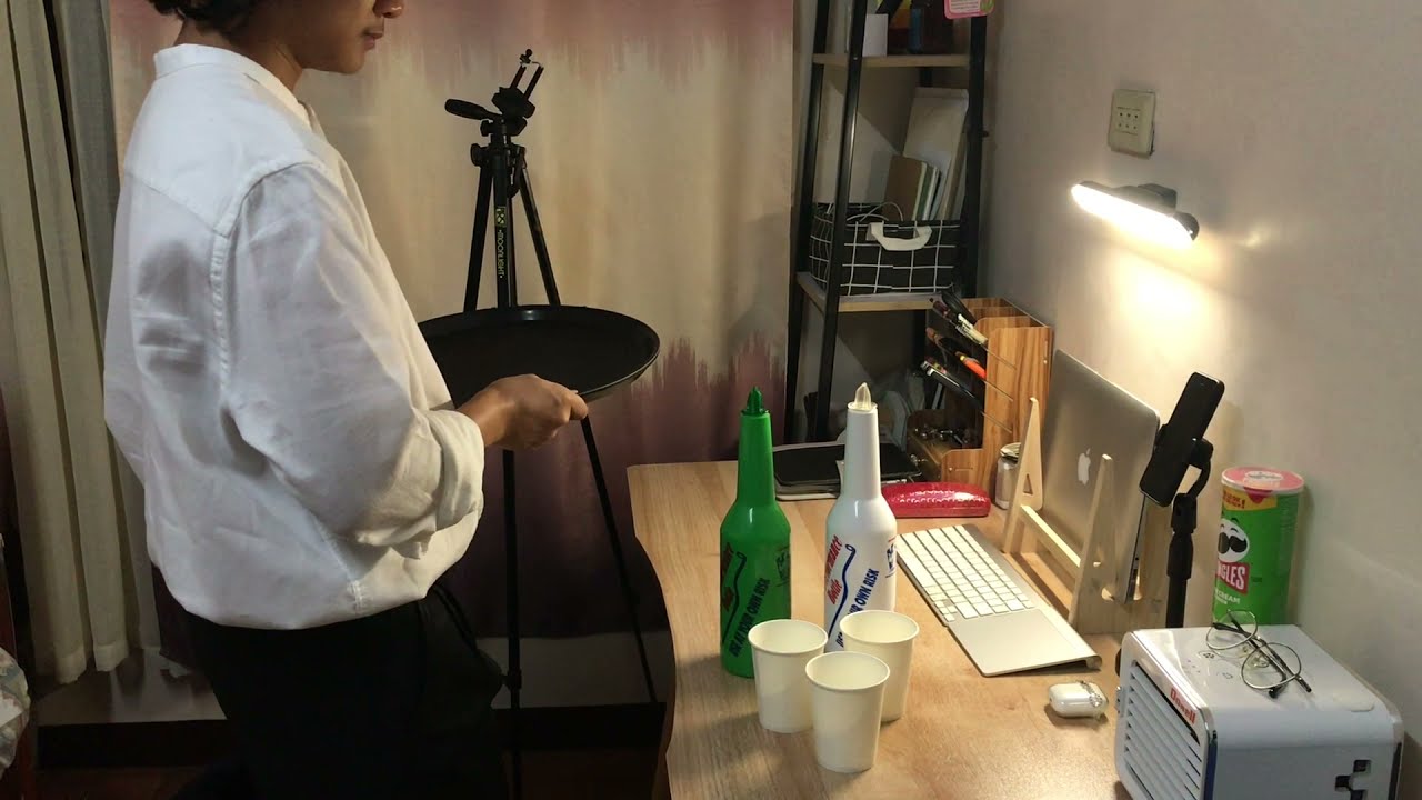 How to carry a tray with drinks demo