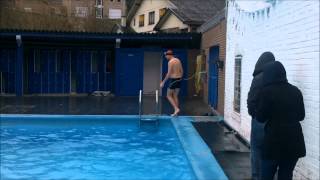 preview picture of video 'FIRST SWIMMING IN COLD WATER FOR BERTRAND'