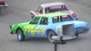preview picture of video 'Hit to Pass demolition derby 69er'