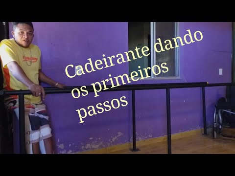 cadeirante dando os primeiros passos depois de 2 anos