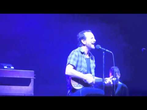 2016-04-18 - Pearl Jam - Sleeping By Myself - Hampton Coliseum - Hampton, VA