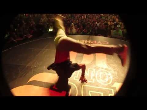 Bboy Bootuz vs Bboy Pablo  exhibición battle Red Bull Bc one Argentina !