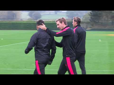 Did Sanchez snub Wenger's handshake during Arsenal training?