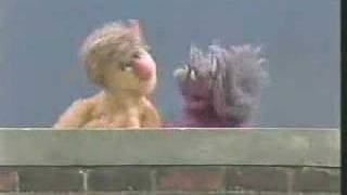 Classic Sesame Street - Scratch My Back